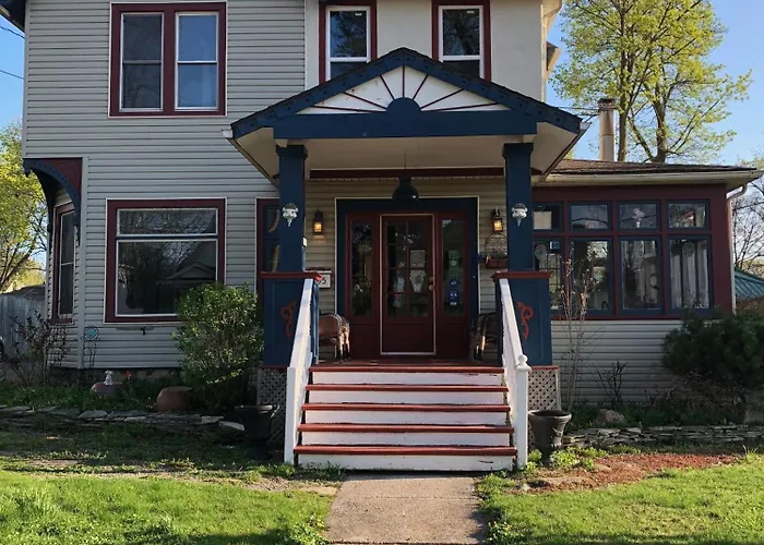 Blue Gables Bed And Breakfast Niagara Falls